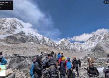 everest base camp street view nepal
